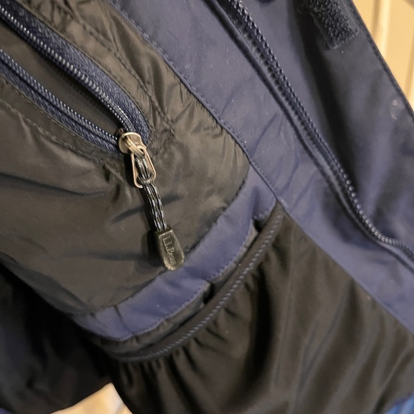 L.L. Bean Men's Primaloft Navy jacket. Size XL. Very Good Condition and Warm. - Picture 4 of 16